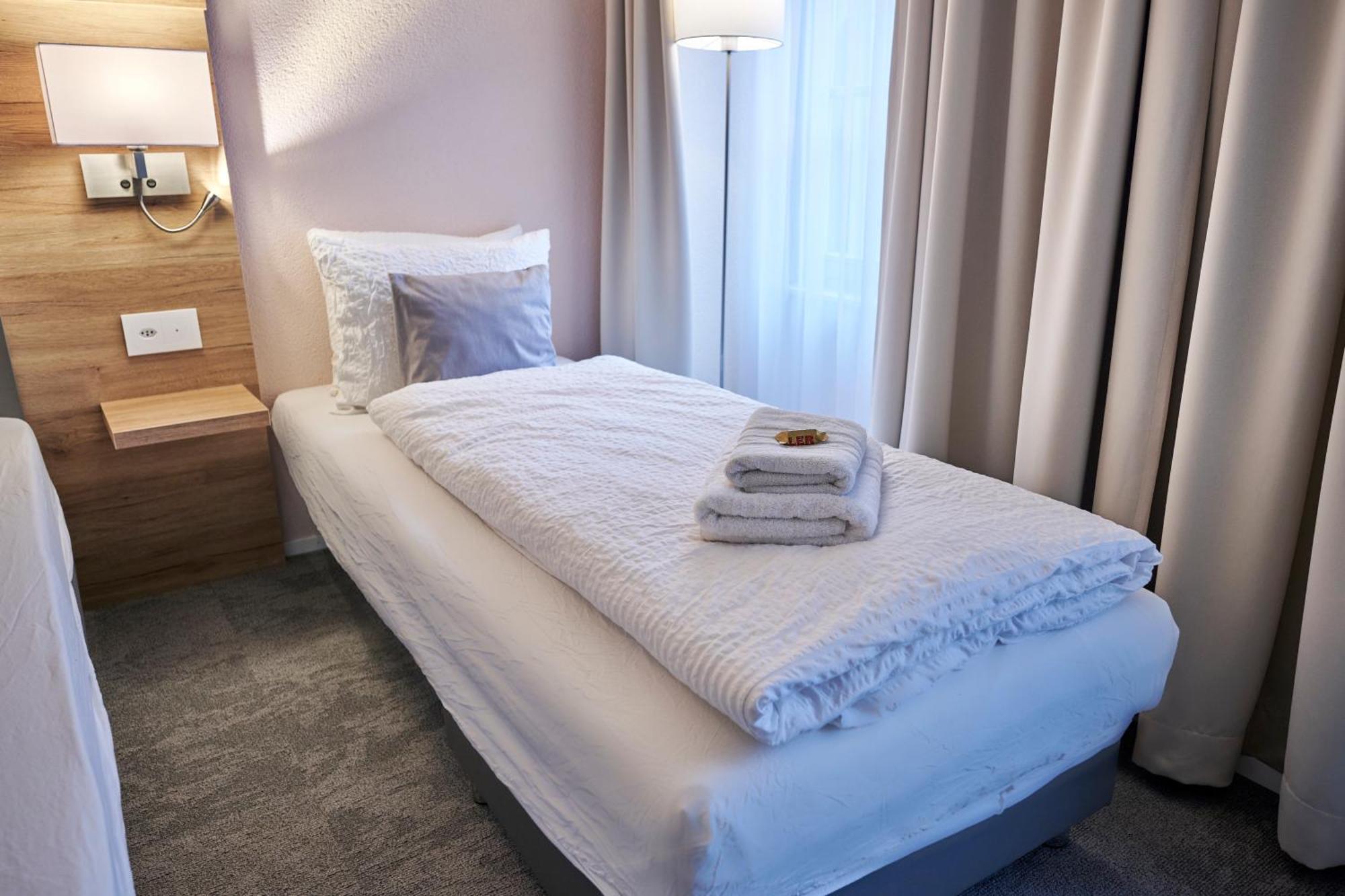 Aparthotel Krone - Self Check-In Unterseen Extérieur photo